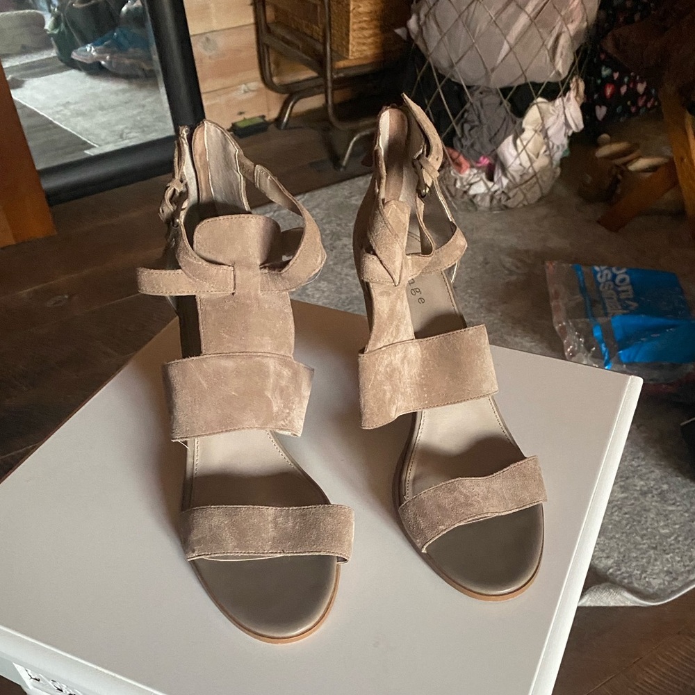 Hinge Wedge Heel Size 13